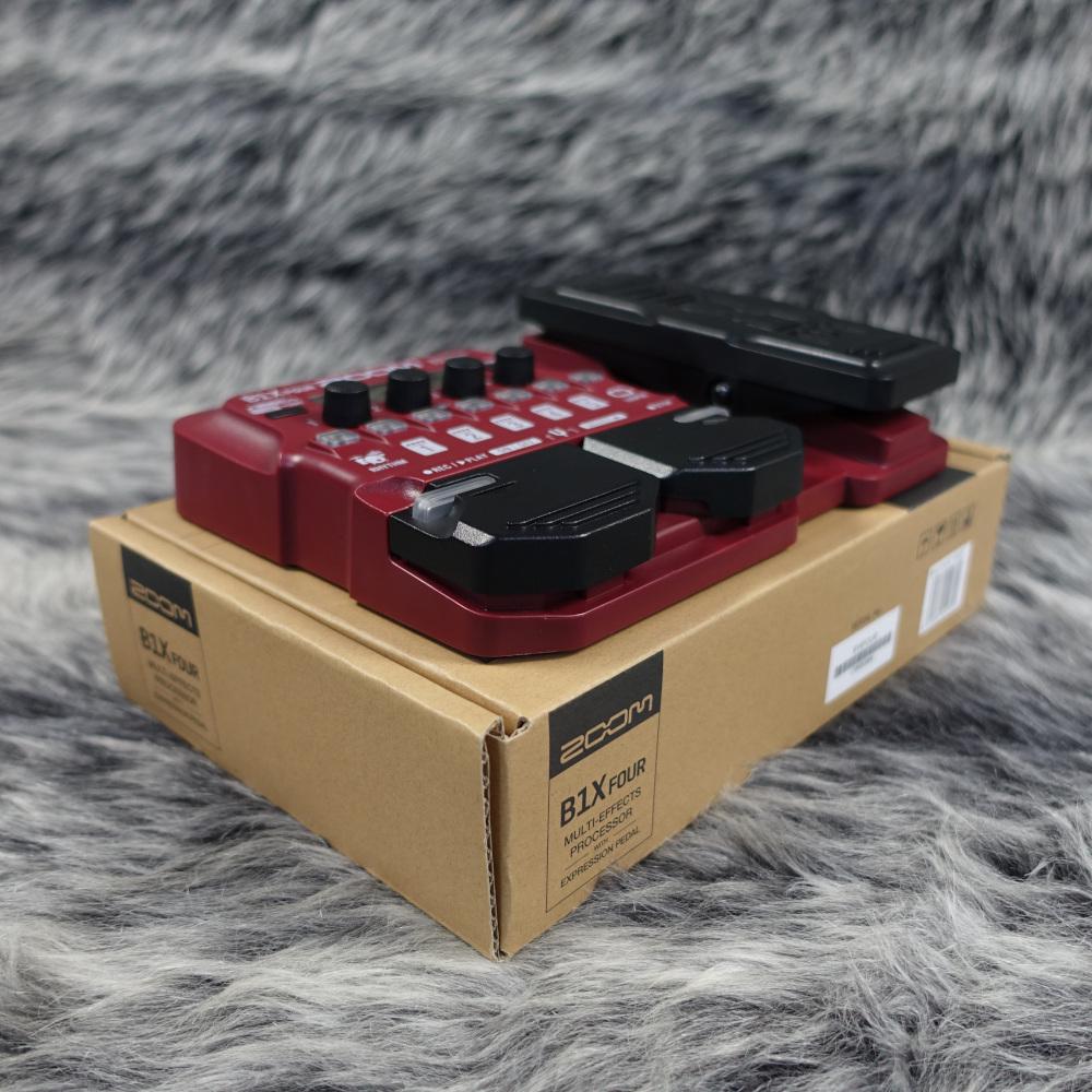 B1X FOUR ZOOM ベース用エフェクター マルチエフェクター 商品詳細