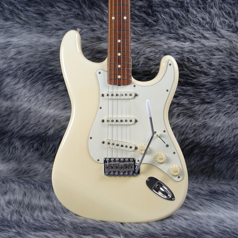 ST62-70 VWH Fender Japan エレクトリックギター ストラトキャスター 
