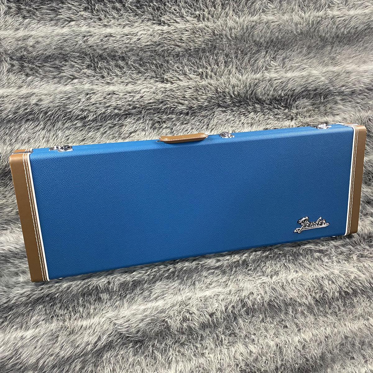 Classic Series Wood Case Strat/Tele Lake Placid Blue Fender ギター