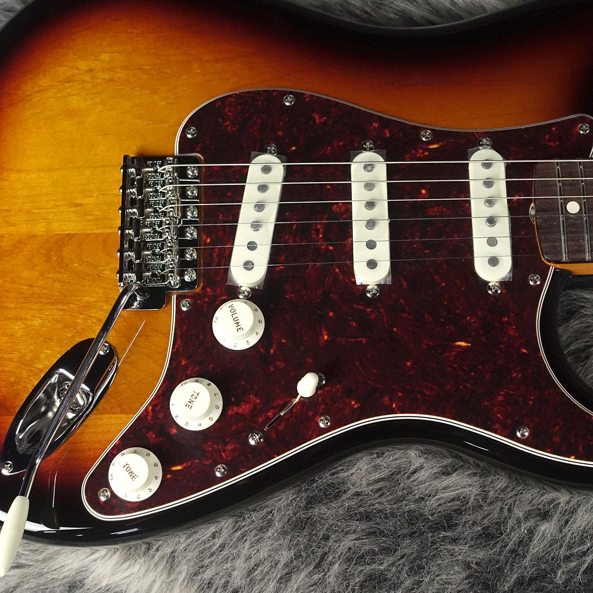 FSR Made in Japan Traditional II 60s Stratocaster 3-Color Sunburst