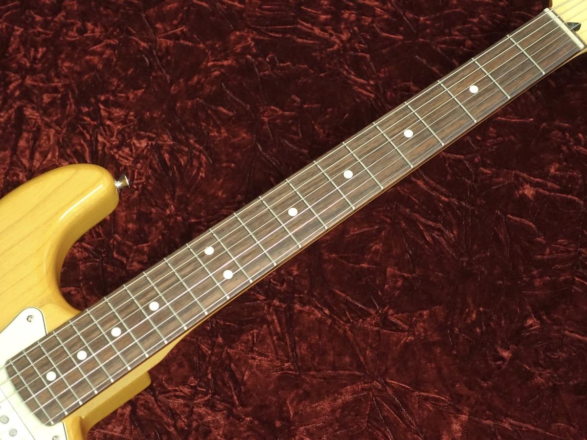 Made in Japan Hybrid II Stratocaster RW Vintage Natural