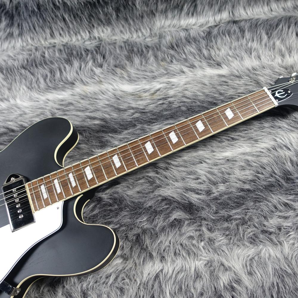 【新品弦張替済】Epiphone CASINO WORN ロック式ペグ ブラック Epiphone Casino Worn Electric Guitar - Worn Ebony – Walt Grace Vintage