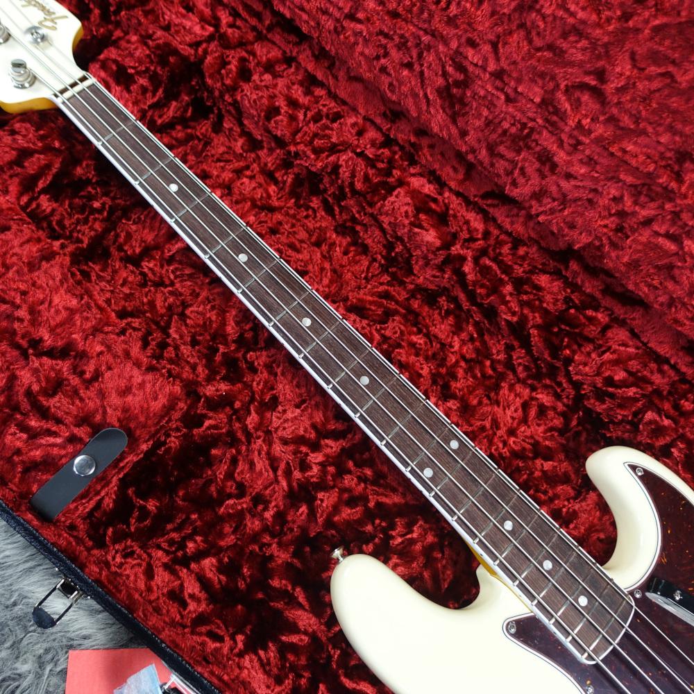 American Vintage II 1966 Jazz Bass Olympic White Fender