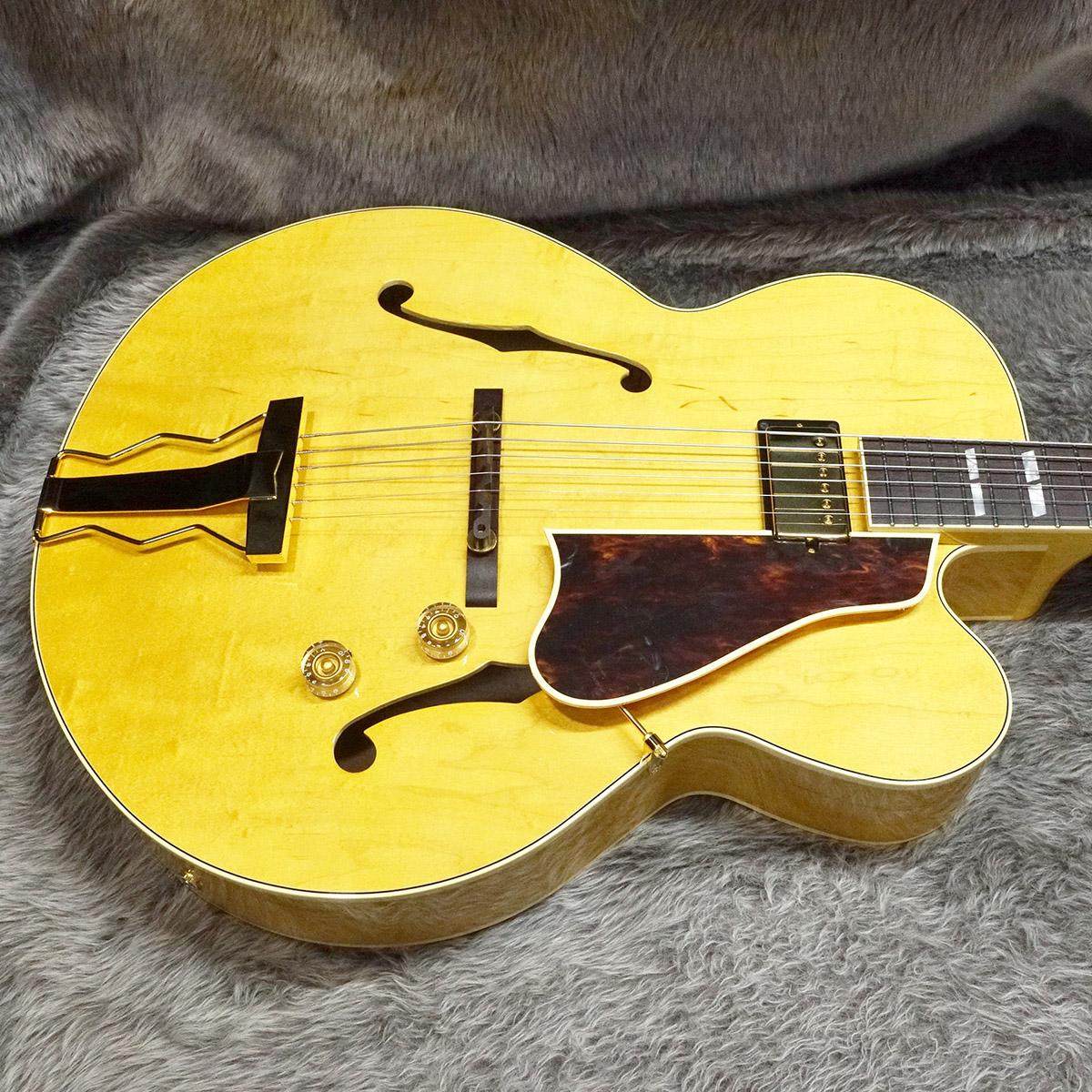 セミアコ　ARCHTOP Tribute ゴールド AT350 Archtop Tribute エレクトリックギター フルアコ 商品詳細