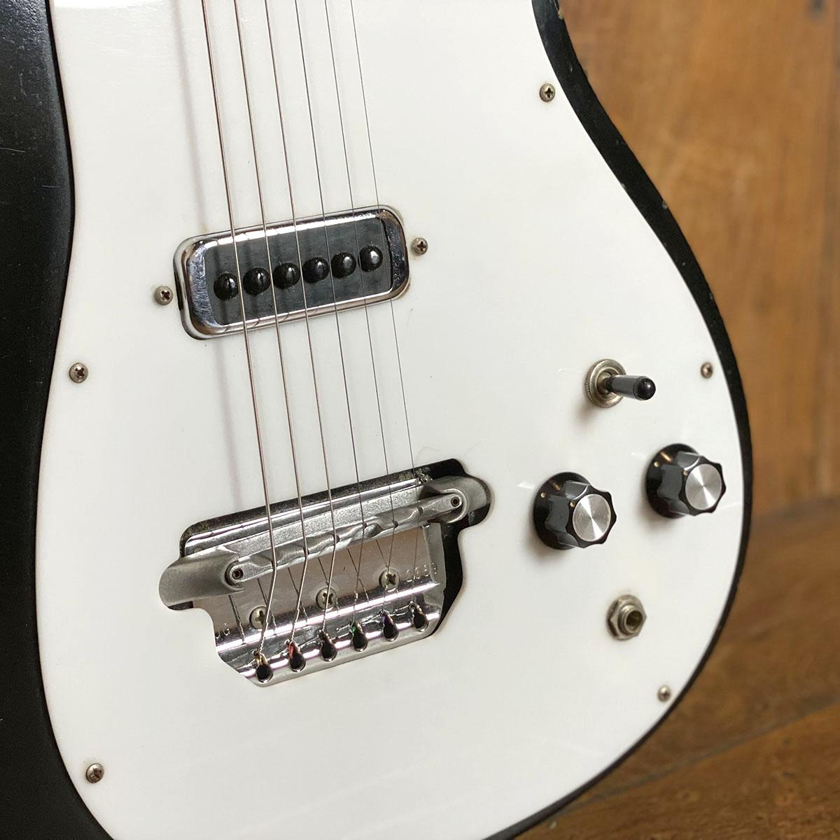 420 Jetglo 1981 Rickenbacker エレクトリックギター その他のボディー