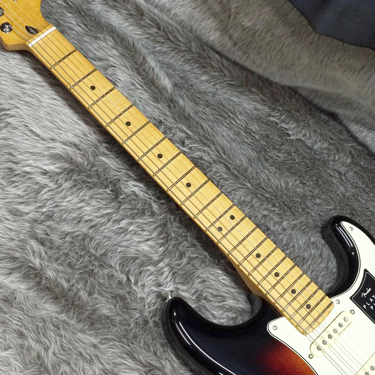Player Plus Stratocaster HSS MN 3-Color Sunburst Fender