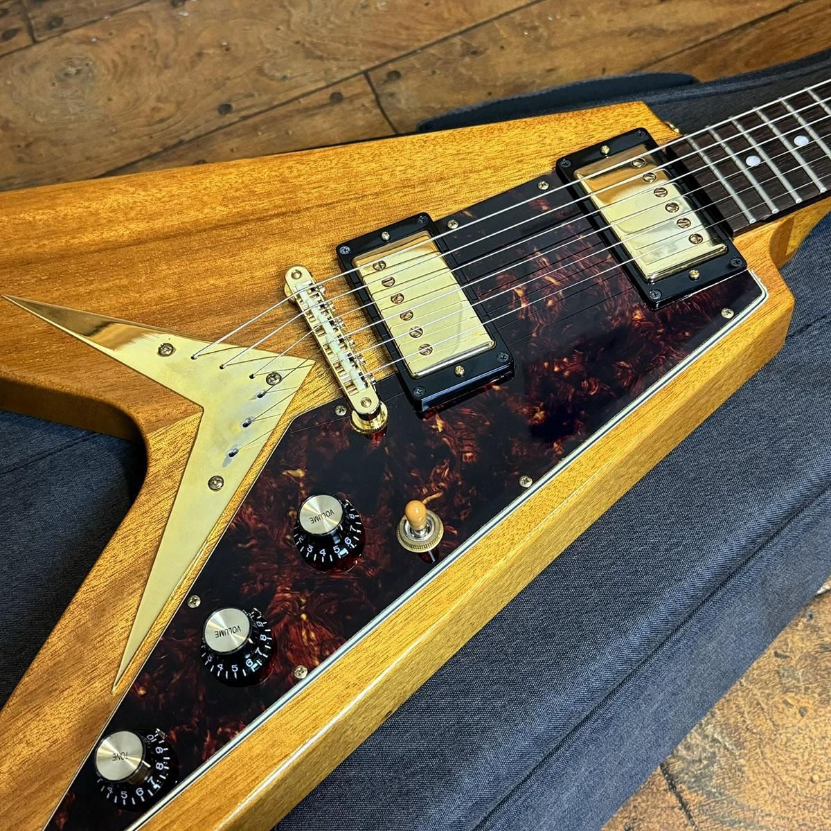 フライングV型　エドワーズ　EDWARDS フライングV 千聖 ボディ欠けあり EDWARDS エドワーズ E-FV-LTD Vintage White エレキギター(エドワーズ