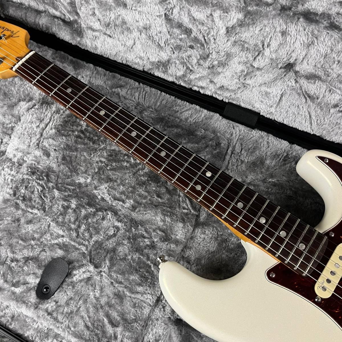 Fender USA American Ultra Stratocaster Arctic Pearl 2021