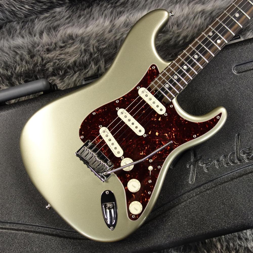 Fender USA American Elite StratocasterEbony Fingerboard Champagne