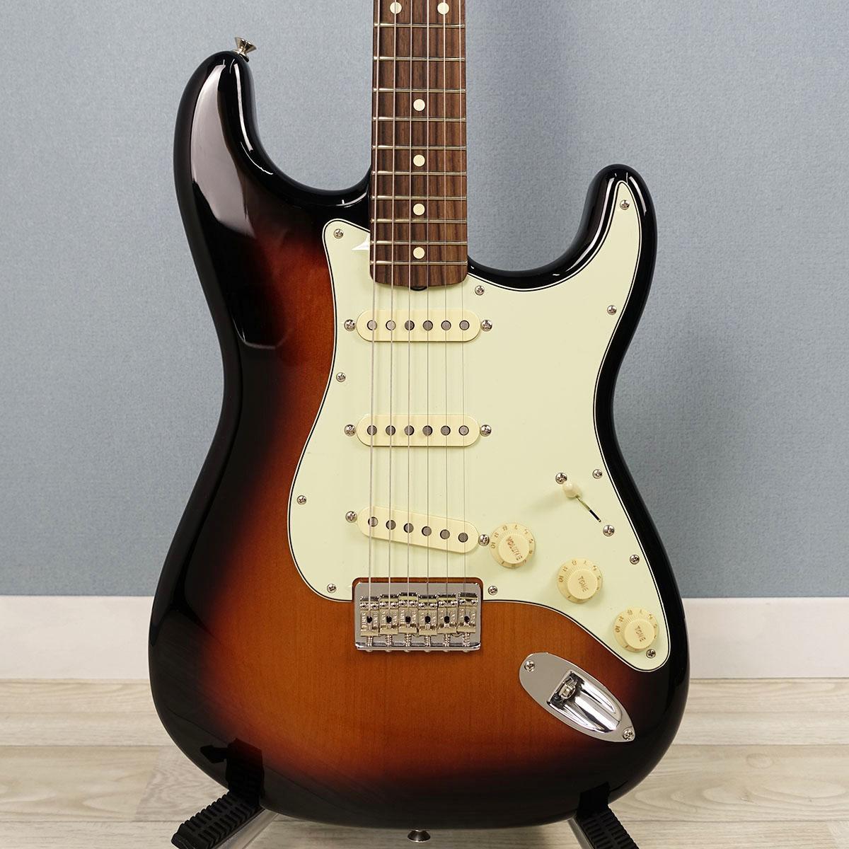 Fender Fender Robert Cray Stratocaster 3-Color Sunburst