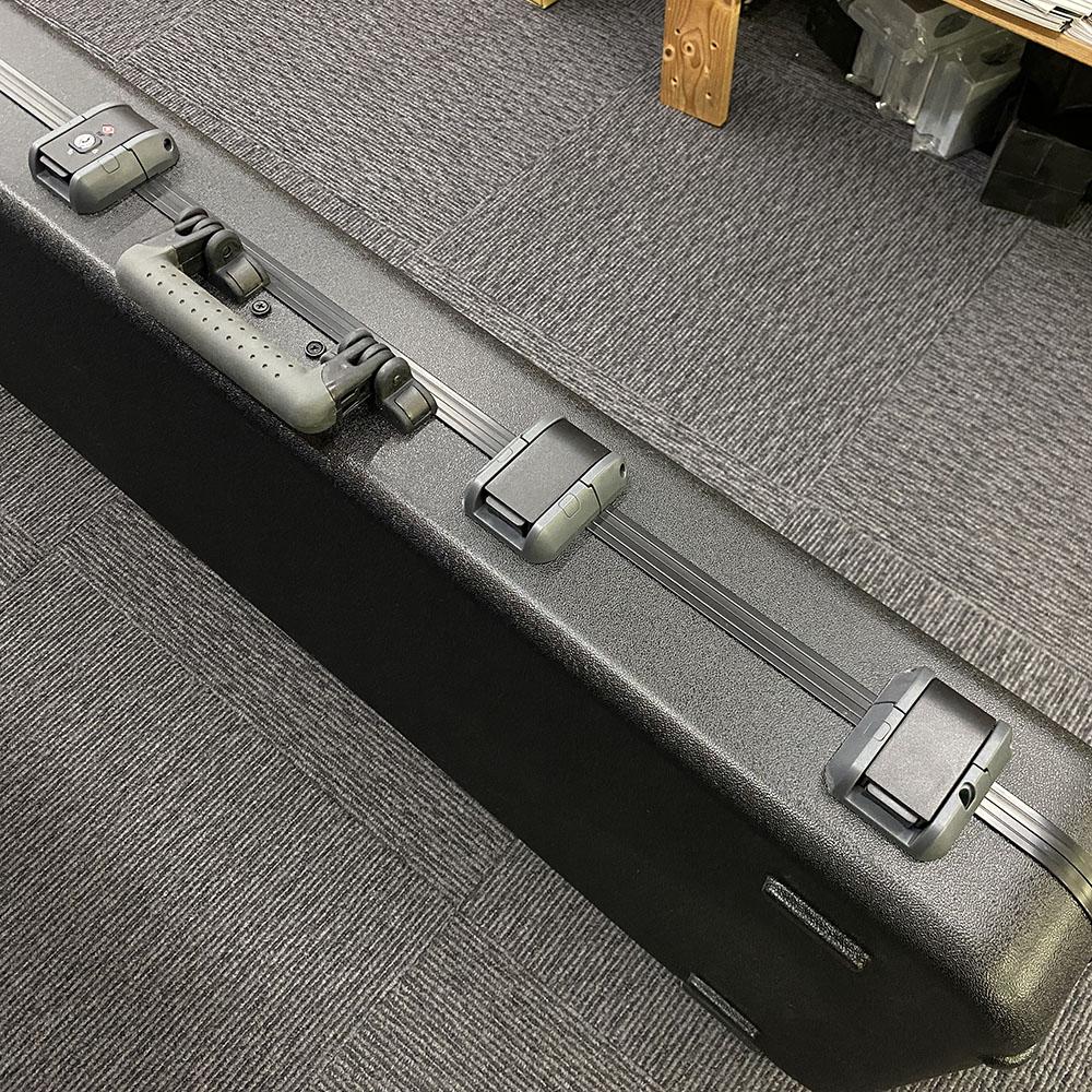 Fender Deluxe Molded Bass Case｜平野楽器 ロッキン オンライン