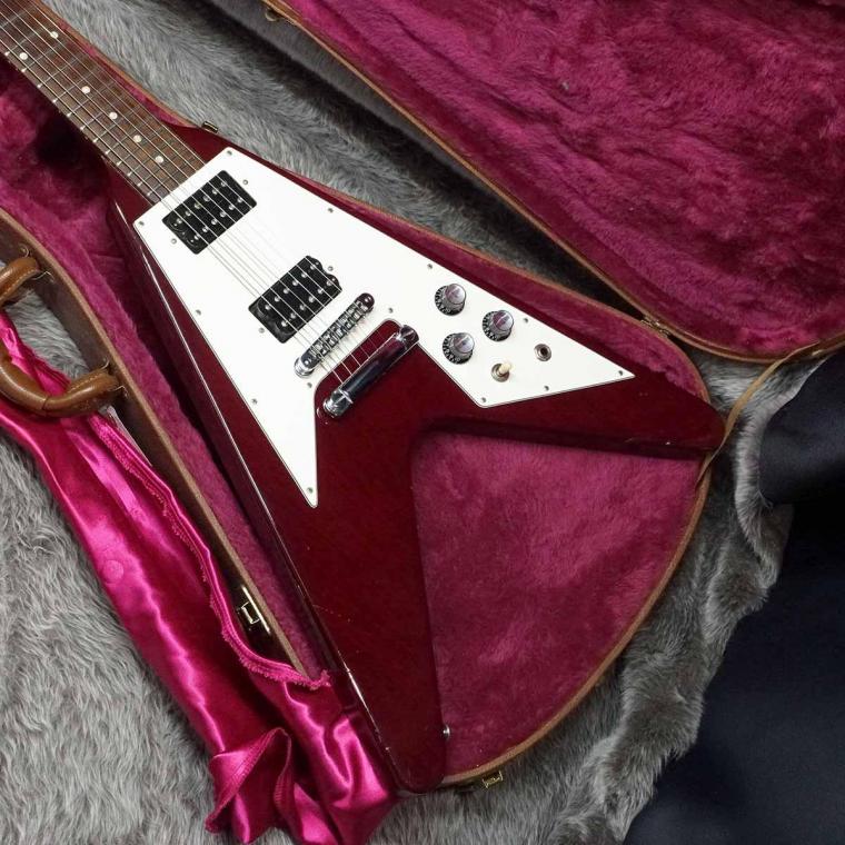 Gibson flyingV フライングV チェリー 1997 Gibson Flying V '67 Reissue Cherry | Guitar Chimp